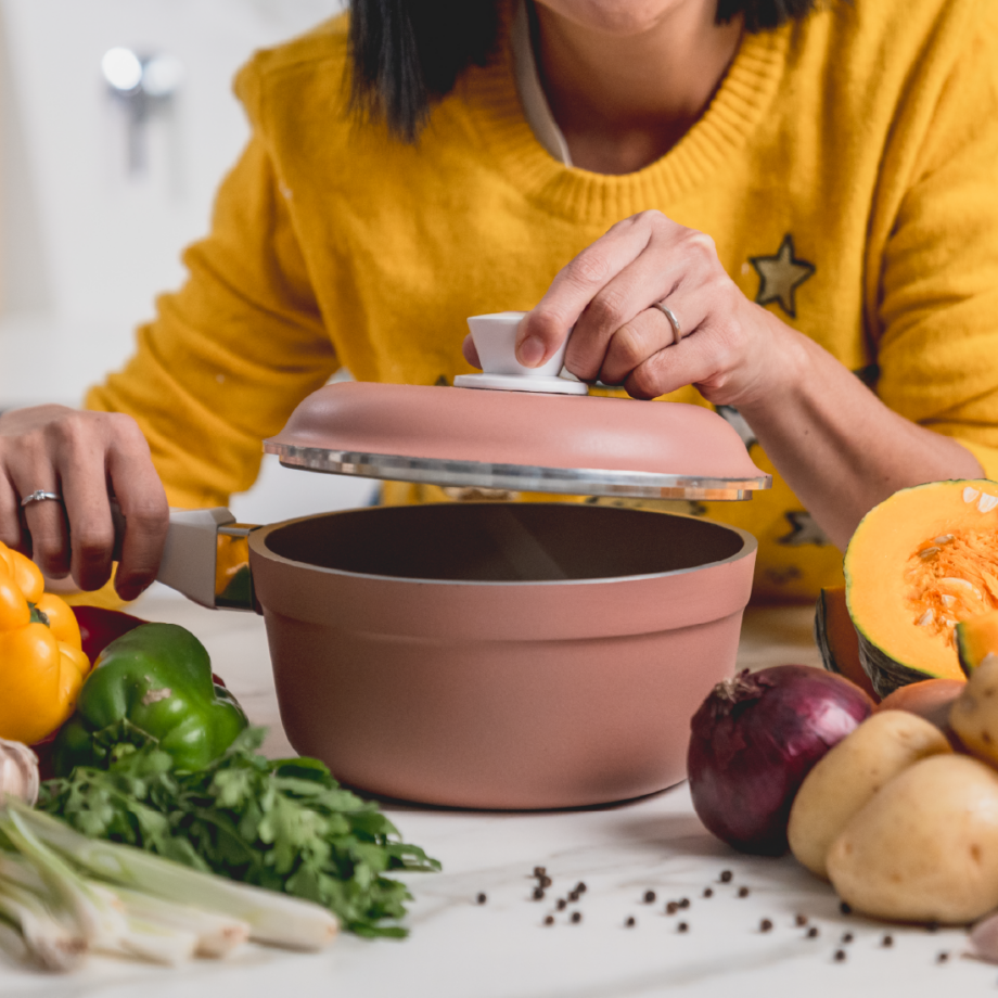 Set Ideal: Cacerola Grande, Sartén Grande y Cacerola Mediana con mango